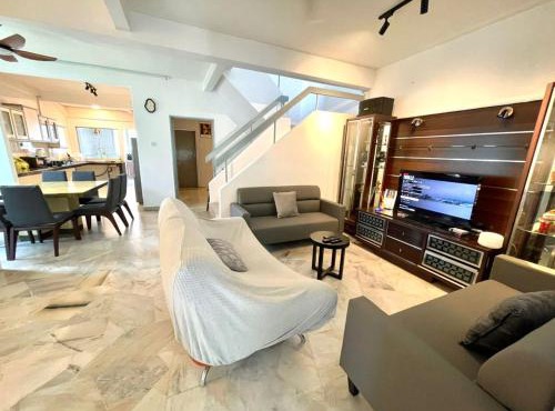 Family House Sunway 4BR Walk to Lagoon Pyramid University