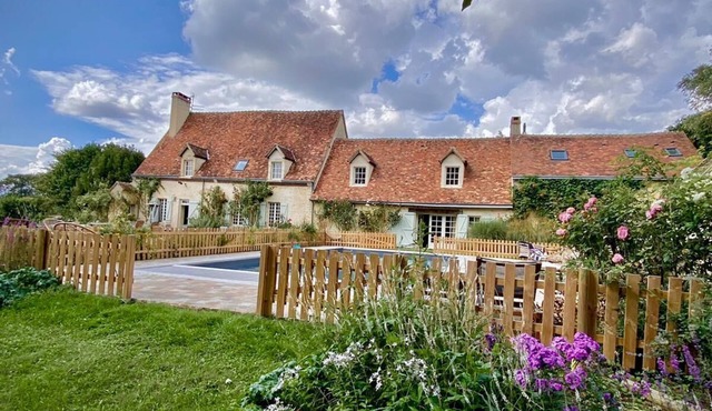 Family house with 7 bedrooms Tennis/pool near the golf bellême