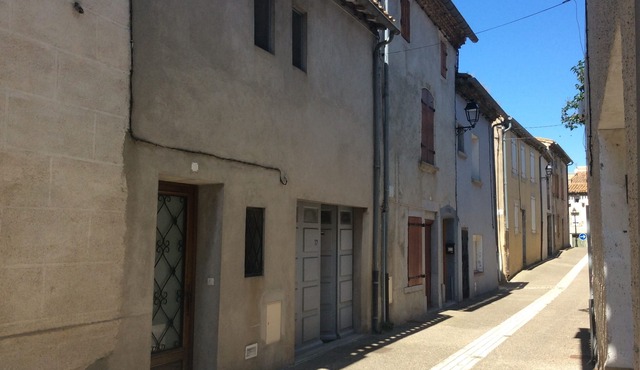 Family house with four bedrooms in the heart of a small village in Audois 8 km cited