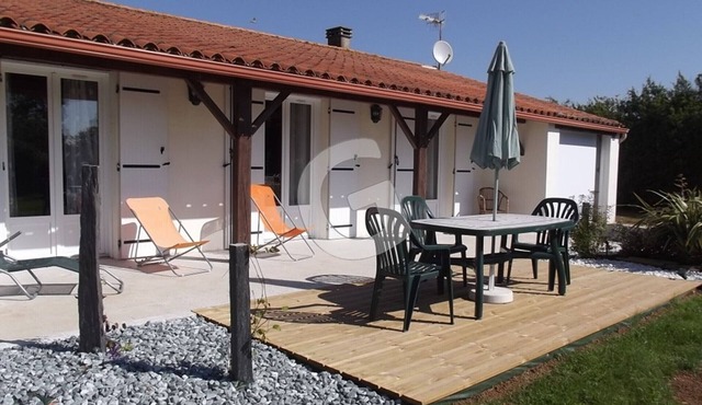 Family house with garden, near beaches and WIFI