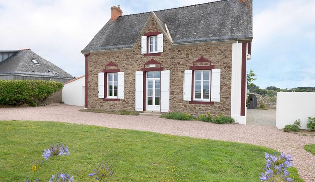 Family house with sea view in Assérac