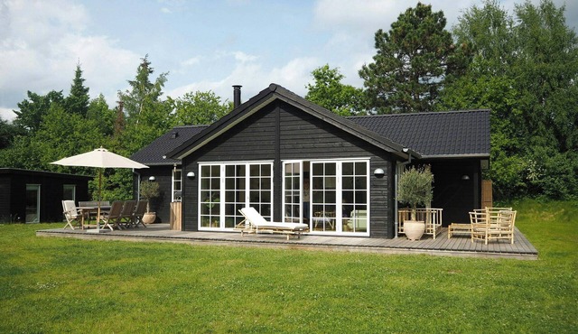 Family house with shelter at Udsholt Beach