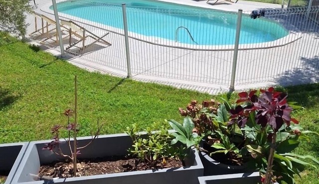 Family house with swimming pool 6 bedrooms near Avignon