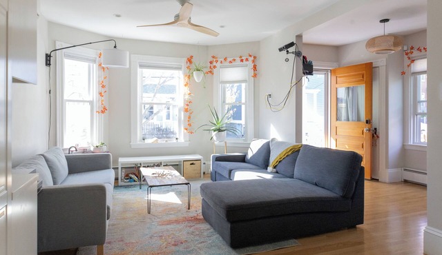 Family House with yard at prime location