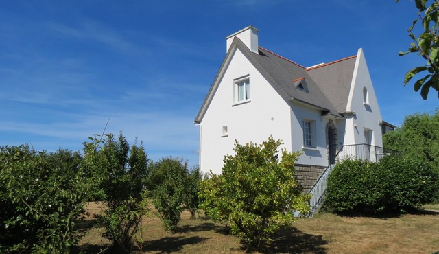 Family house within walking/cycling distance of the beach