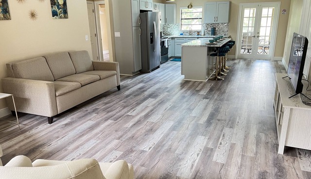 Family in style Island Living 10 minutes from beach and Pier