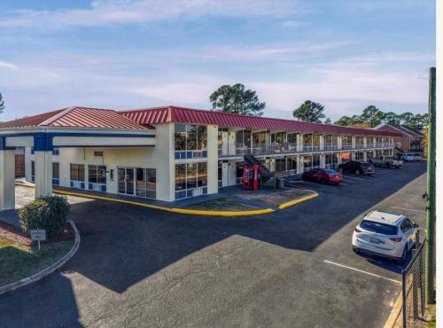 Family Inns of America - Mobile