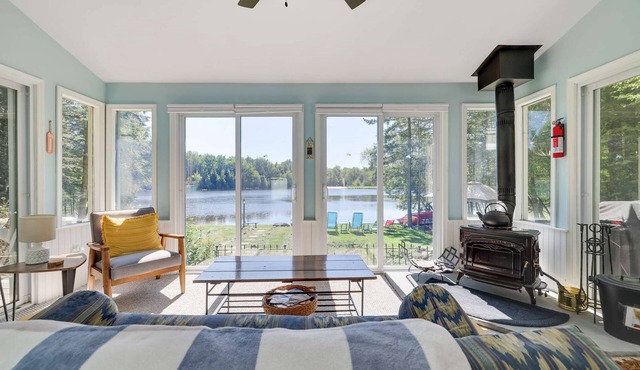 ⛷️⛱️⛰️Family Lake Front❤️HotTub☆Fireplace☆Boat/Fish☆Games☆Families☆Dogs+