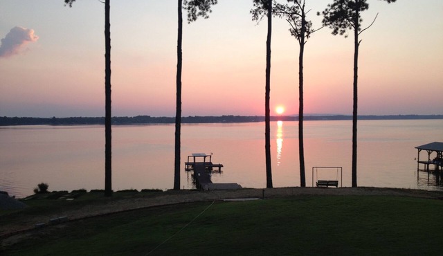 Family Lake House for boating & fishing