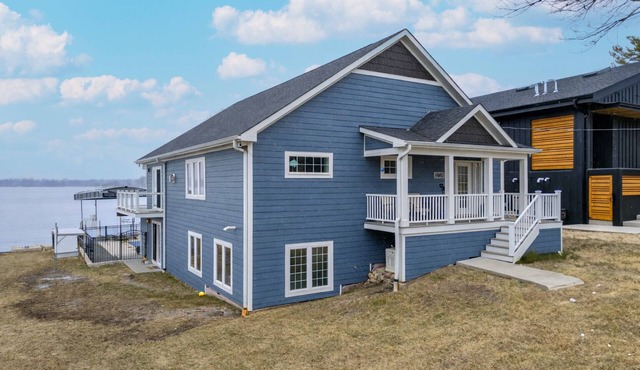 Family Lakefront Getaway - Pool - Hot Tub