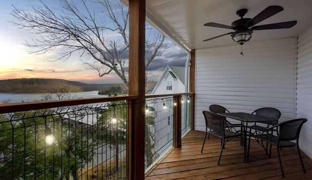 Family Lakefront Oasis - Picture Perfect Retreat! Boat Slip, Onsite Pool & More