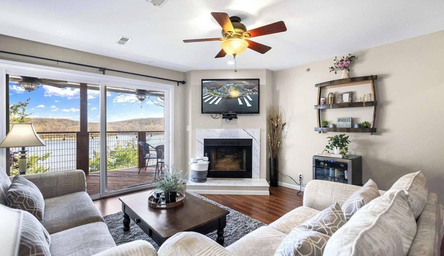 Family Lakefront Oasis – Picture Perfect Retreat!