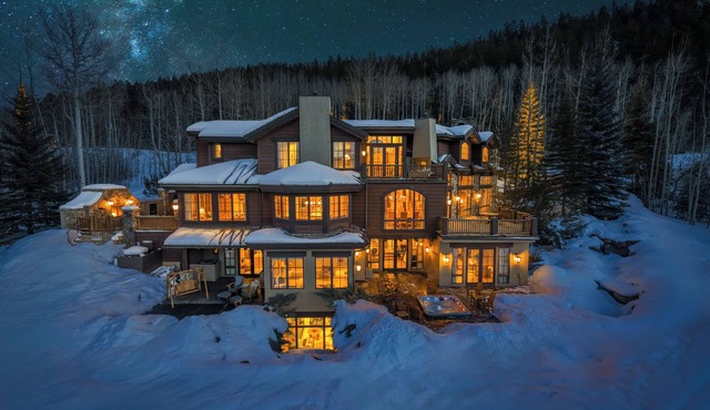 Family Lodge Retreat - Private Concierge Included!