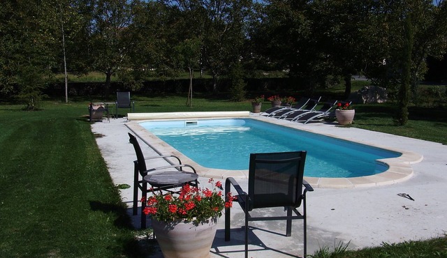 FAMILY LODGING LARGE COMFORT 10 PERSONS PRIVATE SWIMMING POOL