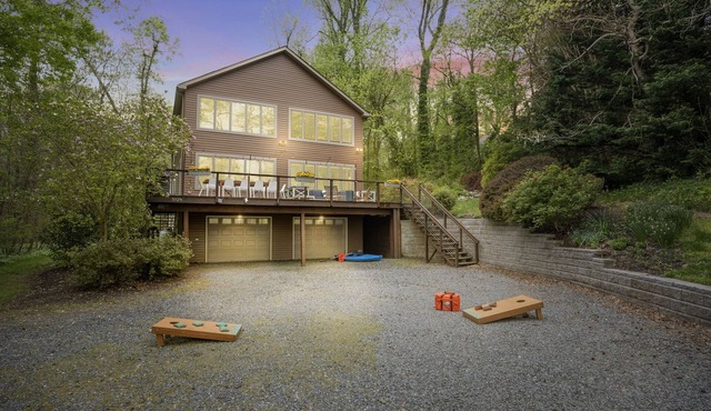 Family Luxury: 5BR, GameRm, MovieRm, Kayaks, PingPong, Fire Pit, Beach