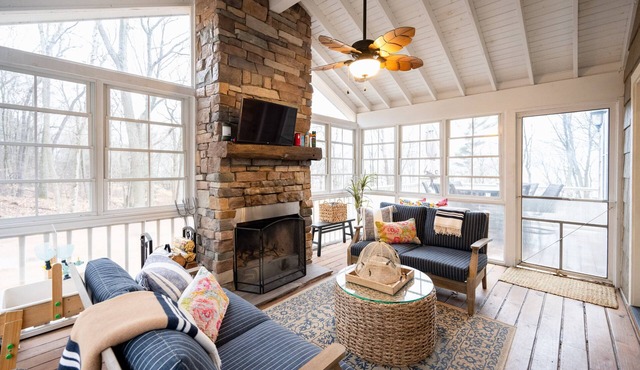 Family Luxury Lake Michigan Cottage w/Hot Tub
