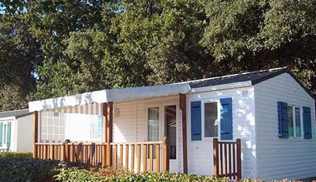 Family Mobile Home with Terrace for 6 Guests