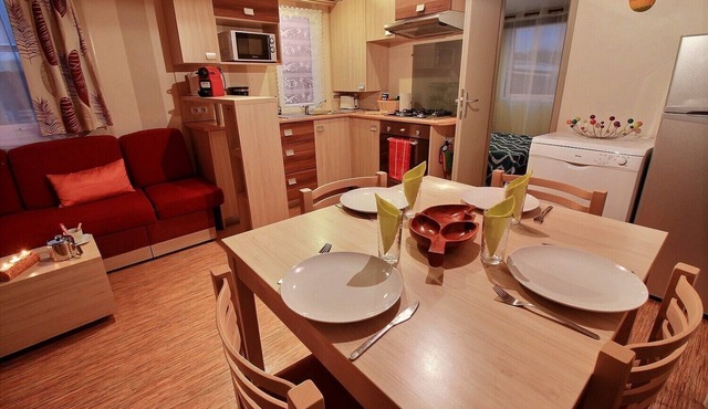 FAMILY MOBILHOME, WELL EQUIPPED FOR 6/8 people