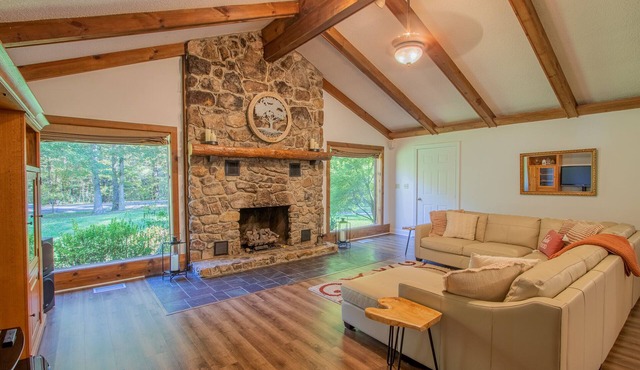 Family mountain cabin with room to spread out 20 minutes from Harrisonburg, VA.