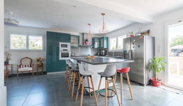 Family oasis 5 minutes from the beach with swimming pool