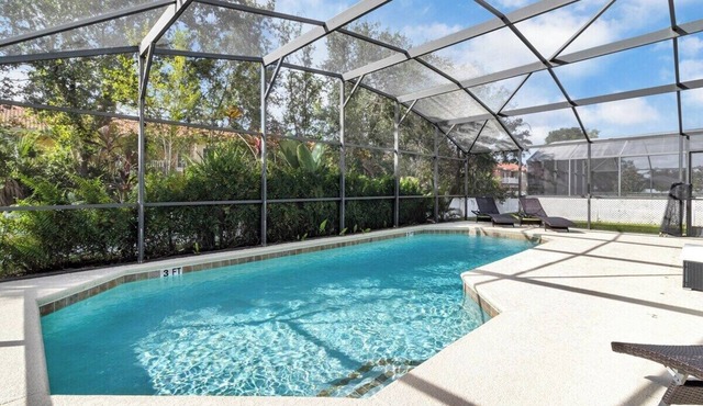 Family Oasis 5BR Villa w/South-Facing Pool & Games Room Near Disney