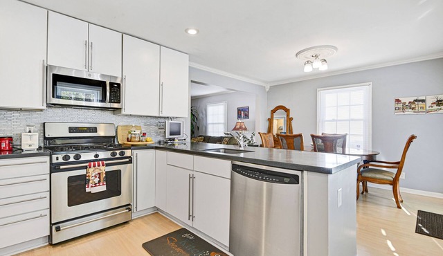 Family Oasis 5min 2 Plza Westprt Downtn Quiet Historic Cul de sac 5G 130 ch.