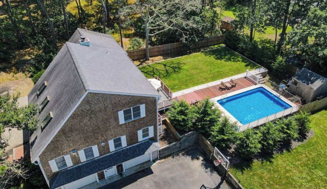 Family Oasis in Great Location with Pool