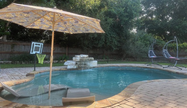 Family Oasis in Milton – 4BR, Sparkling Pool, Pet-Friendly & Fully Fenced!