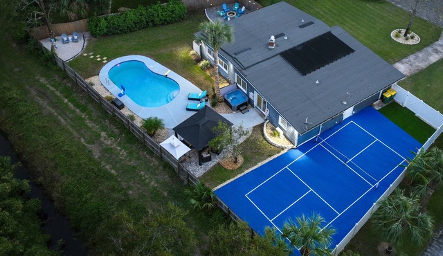 Family Oasis | Pickleball + Heated Pool & Spa