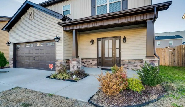 Family Oasis w/Hot Tub ideal for longer STAYS!