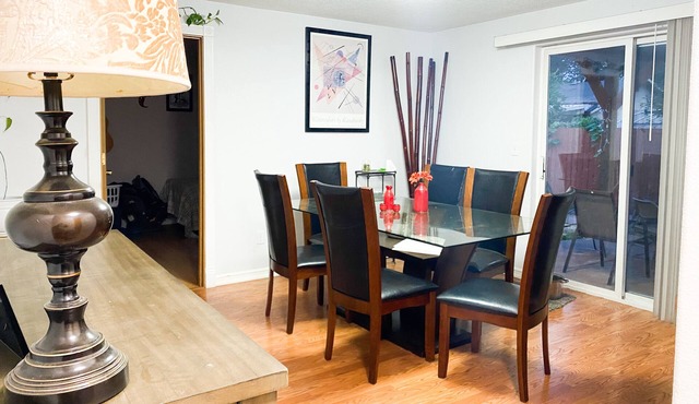 Family Oriented —Modern Room -- 15 minutes away from Airport