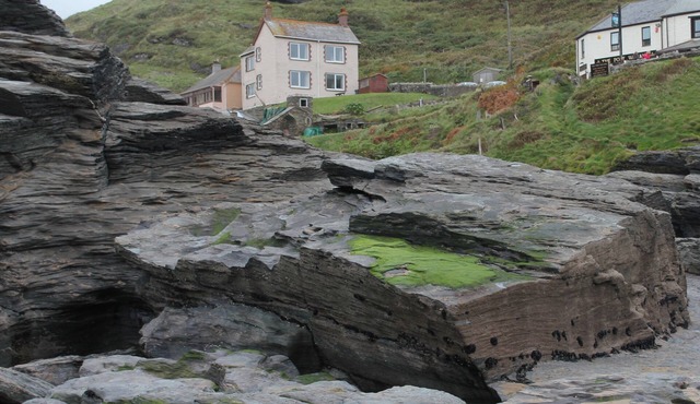 Family Owned, perfect for Trebarwith Strand beach & Coast (near Tintagel)