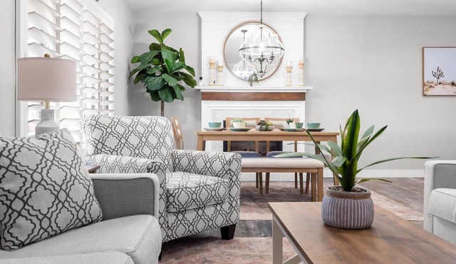 Family Paradise-Kid and Pet Friendly Home by Encanto Golf Course-Downtown Phx.