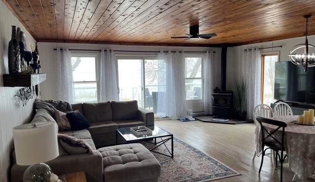 Family & Pet Friendly Beach Front Getaway