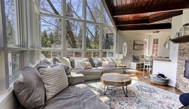 Family & Pet Friendly Cabin w/AC in Lake Arrowhead w/Private Lake Trail Access