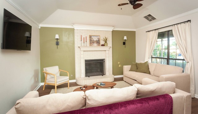 Family & Pet Friendly - Backyard - Patio