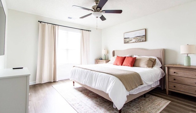 Family & Pet Friendly Hideaway | Game Loft + Private Yard