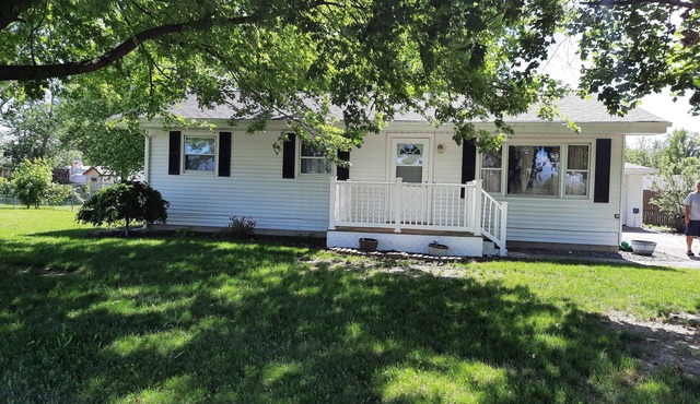 Family/pet friendly 3 bdrm home Sleep 6 fish cleaning area and boat parking