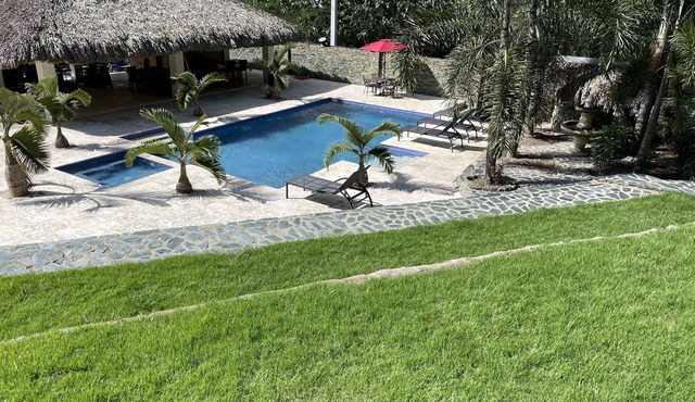 Family & Pet Friendly 14-Guest Cabin, w/ Pool & Cabana