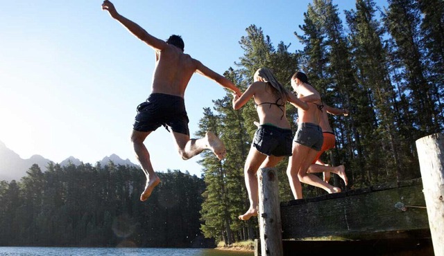 "FAMILY & PET FRIENDLY RETREAT" with lakefront view #3