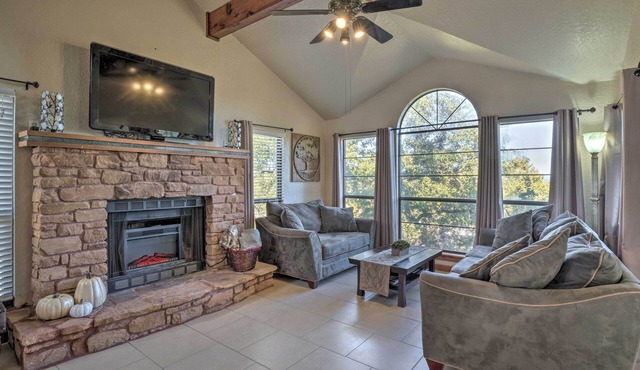 Family & Pet Friendly LAKE TRAVIS Retreat! Fenced Yard/Views/Trails/Golf/Deer!
