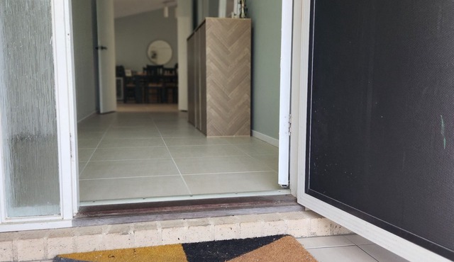 Family & Pet-Friendly, Large Home Surrounded by Ocean, Wine & Country