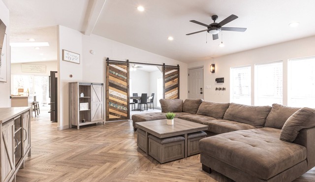 Family & Pet Friendly! Playground, Gym & More! Near Lakes & Skiing!