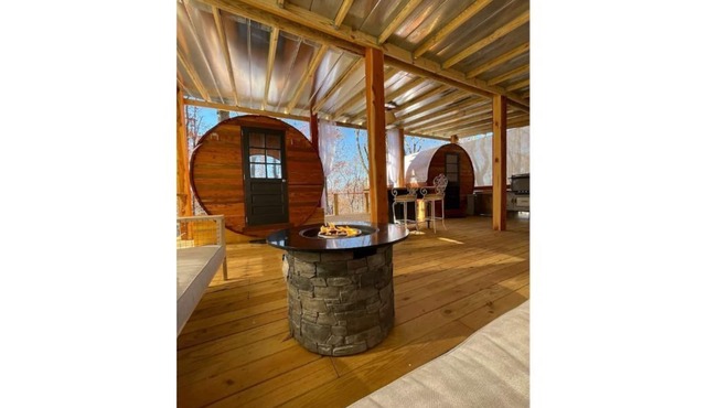 Family & Pet Friendly Treehouse with Amazing Views