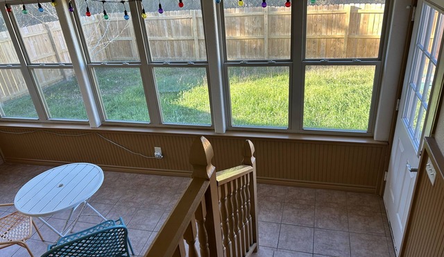Family & pet friendly spacious, quaint duplex on acreage near San Antonio.