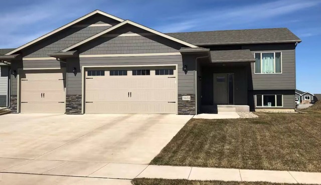 Family & Pet-Friendly 4BR Retreat