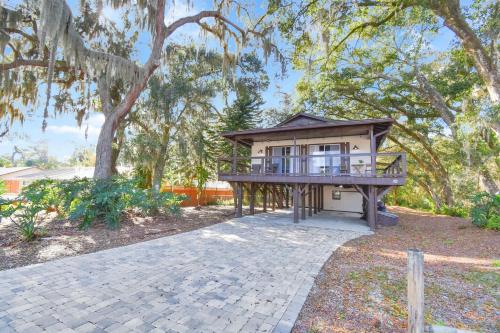 Family & Pet-Friendly Home Near Beach, Downtown & Boat Ramp