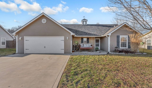 Family & Pet-Friendly 3BR Home w/Fenced Yard - Near Kansas City