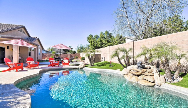Family Poolside Escape 15 Mi to Dtwn Phoenix!