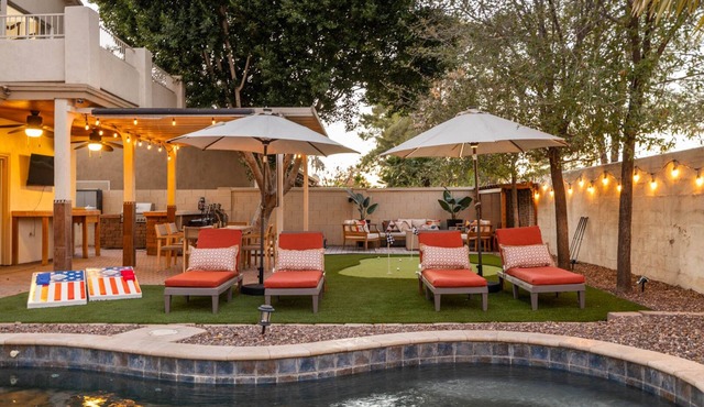 Family Poolside Fun, Golf & Games!